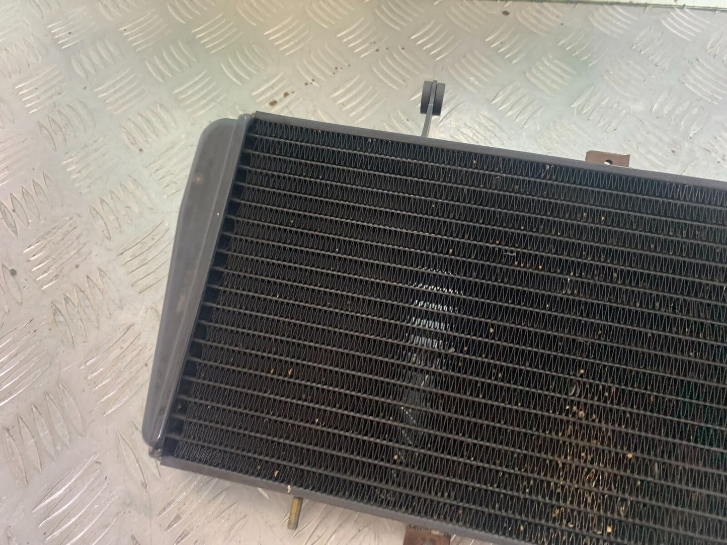 TRIUMPH 955i SPRINT ST RADIATOR  YEAR 1999-2004 (CMB1124)
