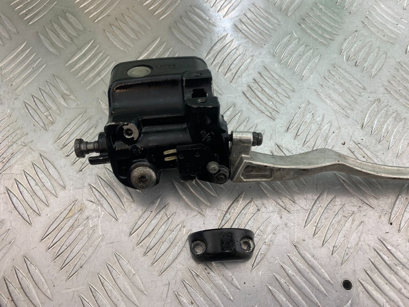 TRIUMPH THUNDERBIRD 1600 FRONT BRAKE MASTER CYLINDER   YEAR 2011 (CMB1107)