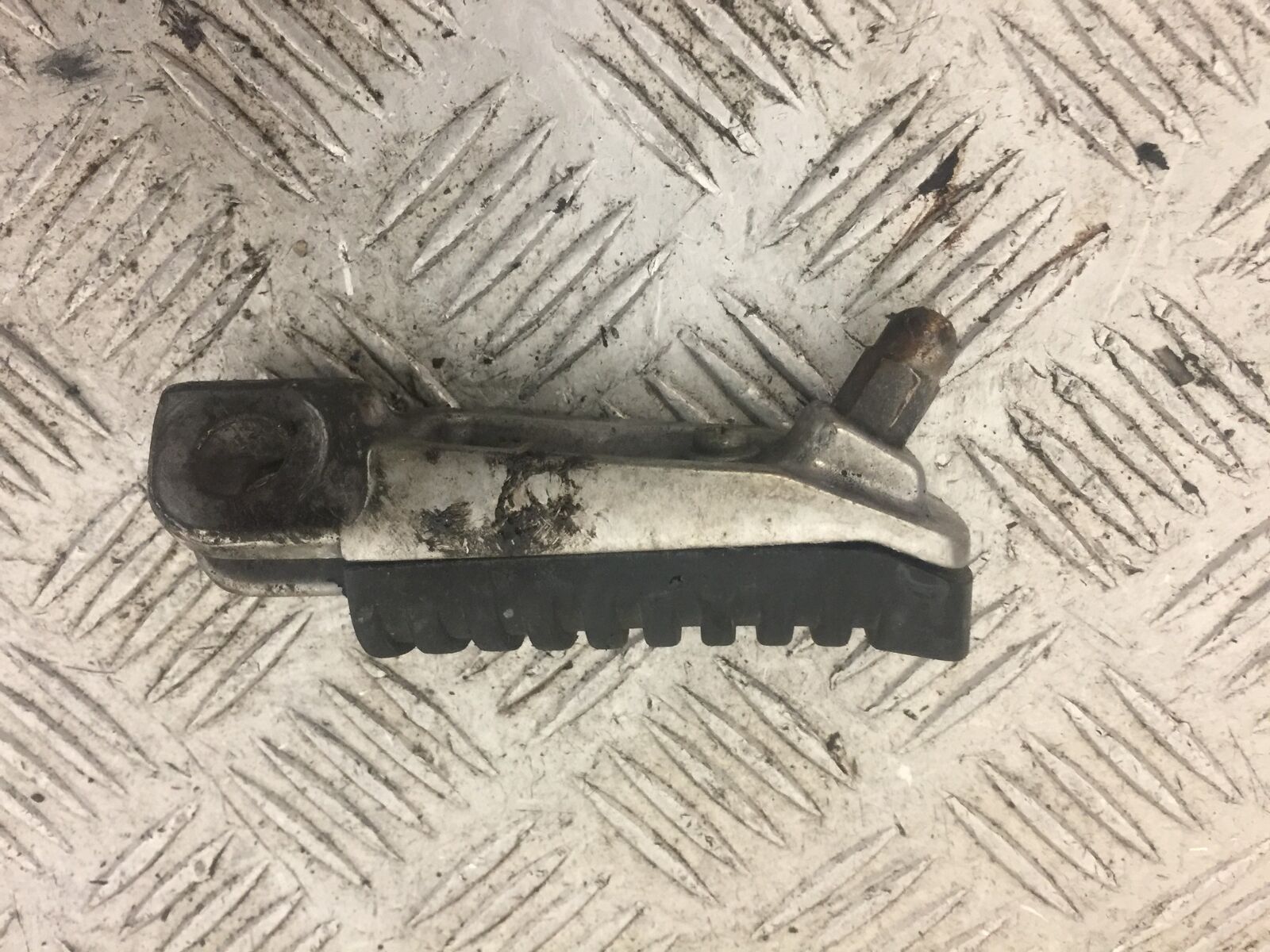 KAWASAKI ZZR1200 ZZR 1200 FRONT LEFT PEG  2002-2005 (STOCK 678)