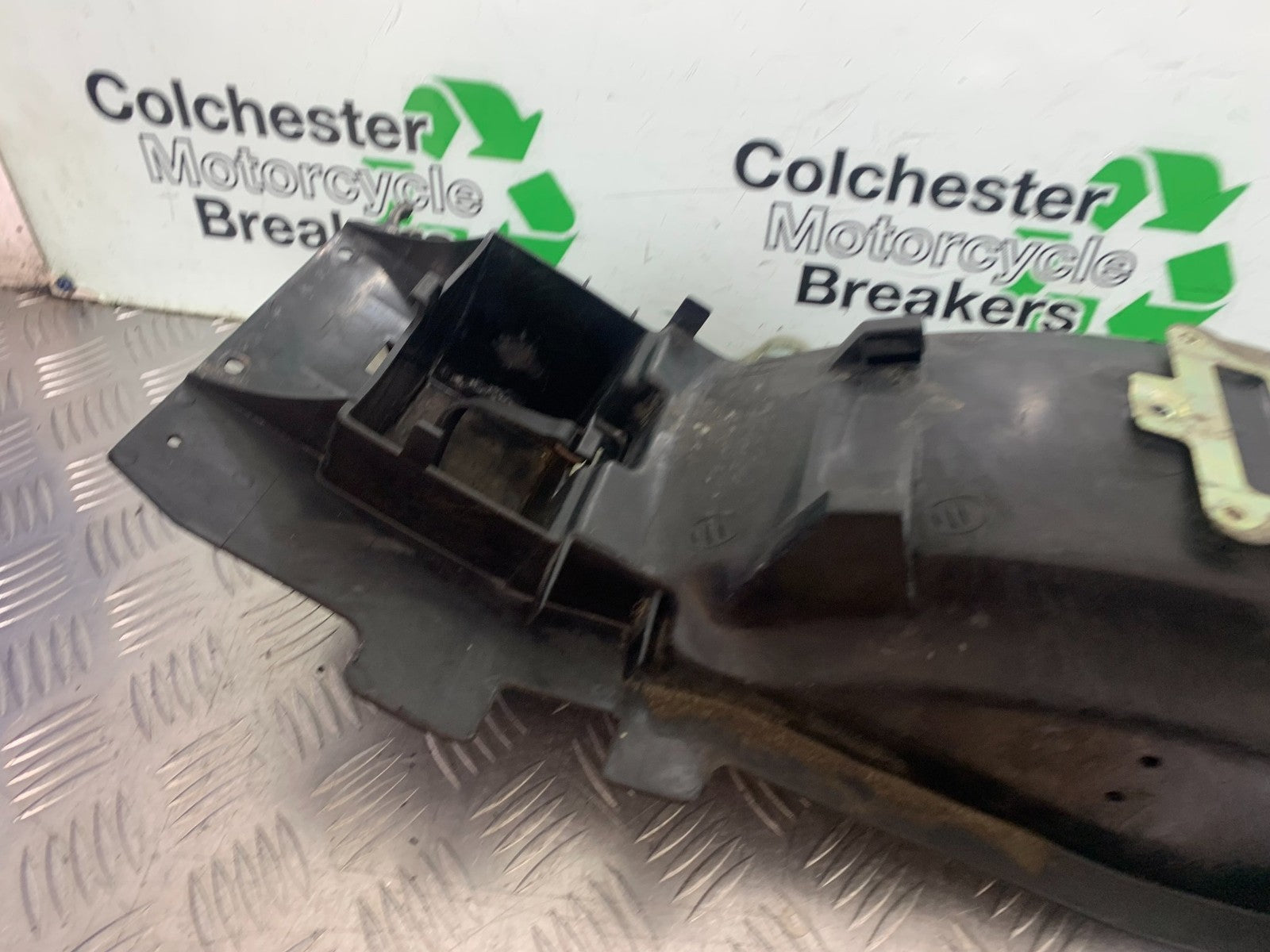 KAWASAKI ZZR1100 D UNDERTRAY   YEAR 1993-2001 (CMB1289)