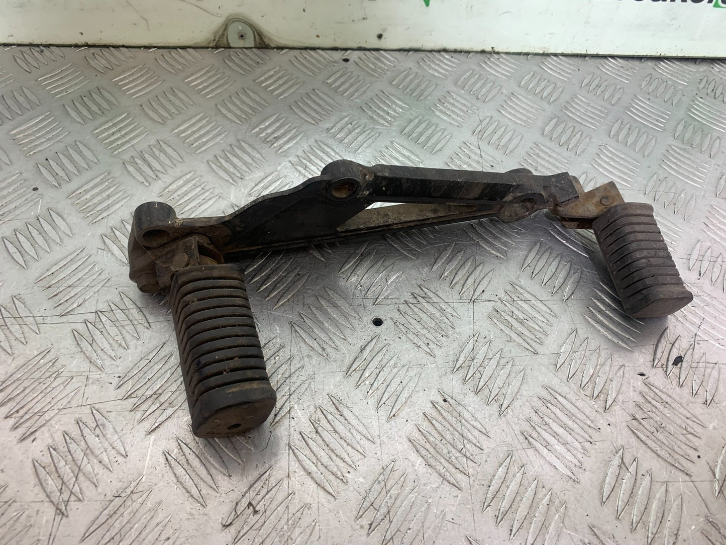 KAWASAKI GT550 GT 550 LEFT HANGER AND PEGS  YEAR 1989-1994