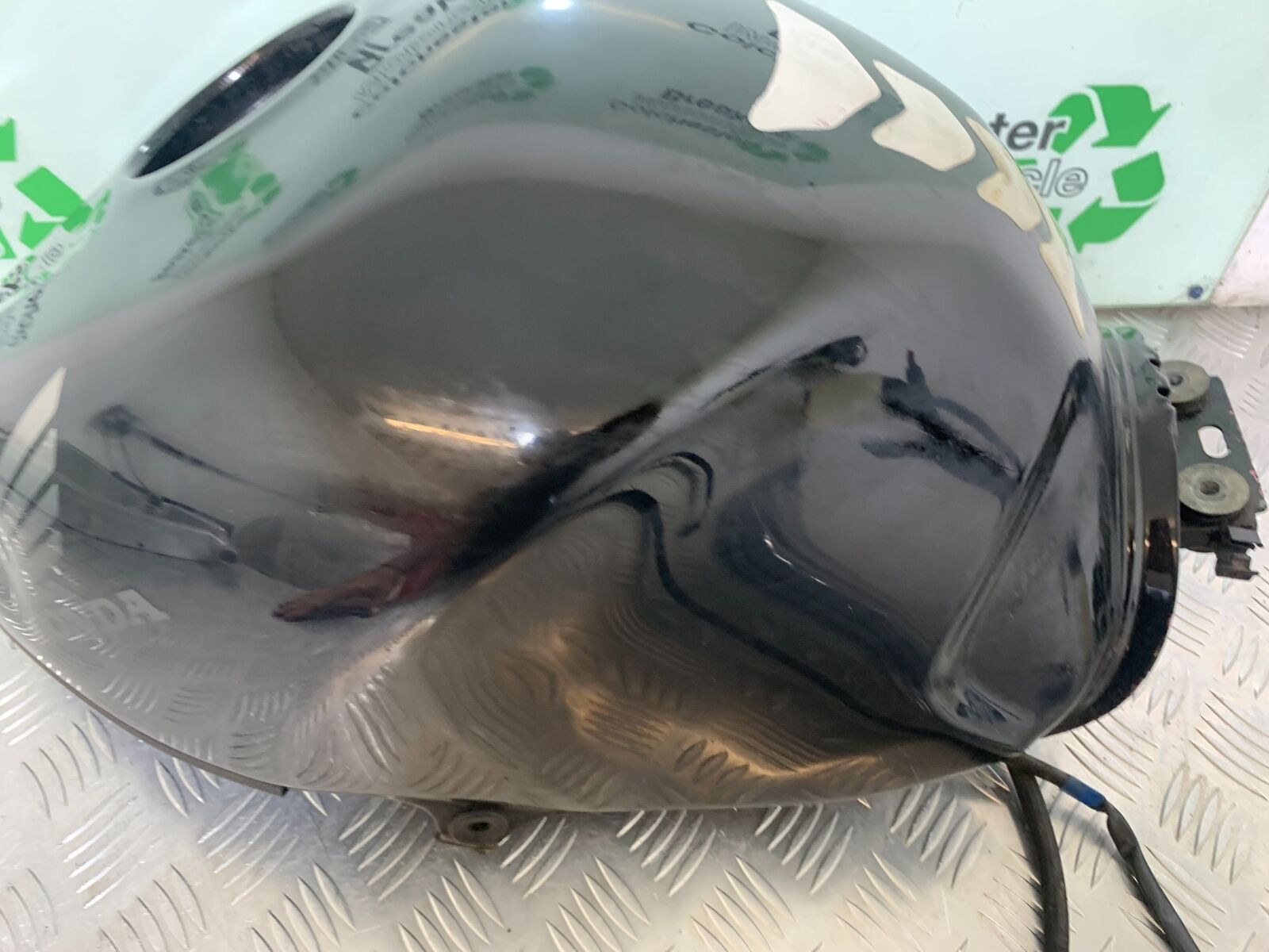 HONDA CBR1100 BLACKBIRD PETROL TANK  YEAR 1996-1998 (CMB1017)