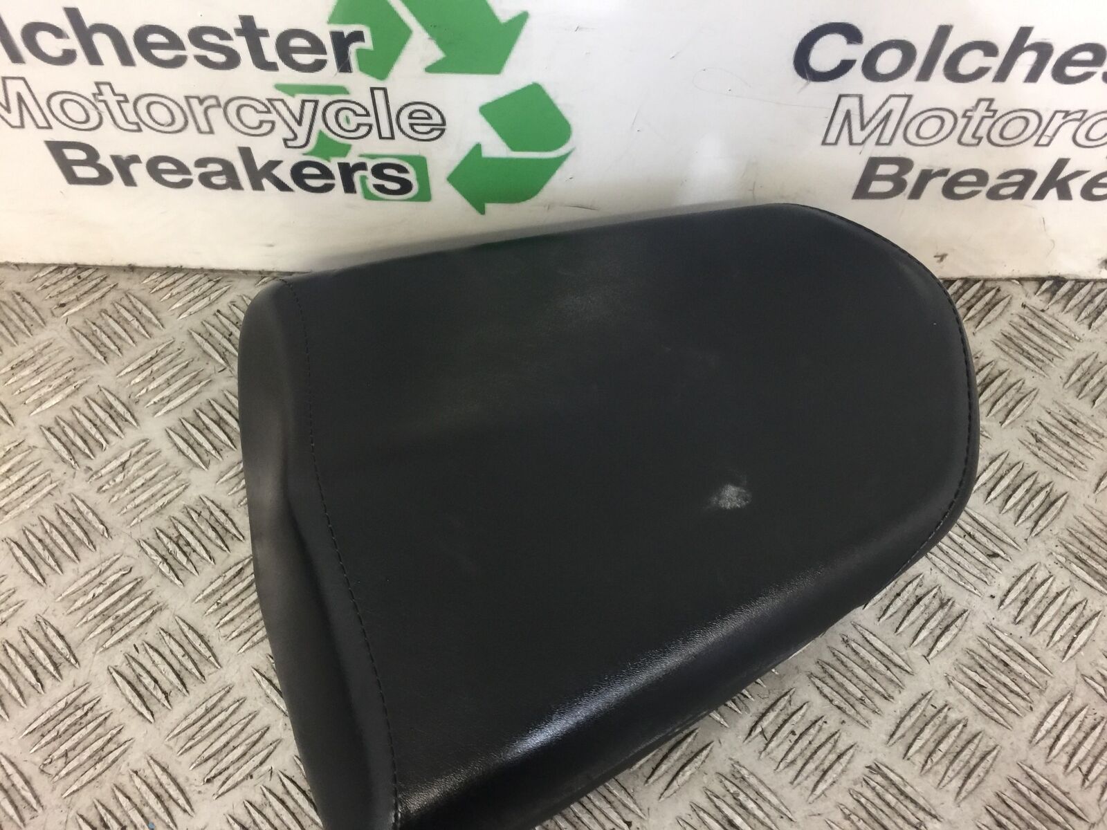 HONDA CBR125 CBR 125 REAR SEAT YEAR 2011-2017 (STOCK 347)