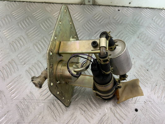 TRIUMPH 955i SPRINT ST PETROL PUMP   YEAR 1999-04 (CMB1230)