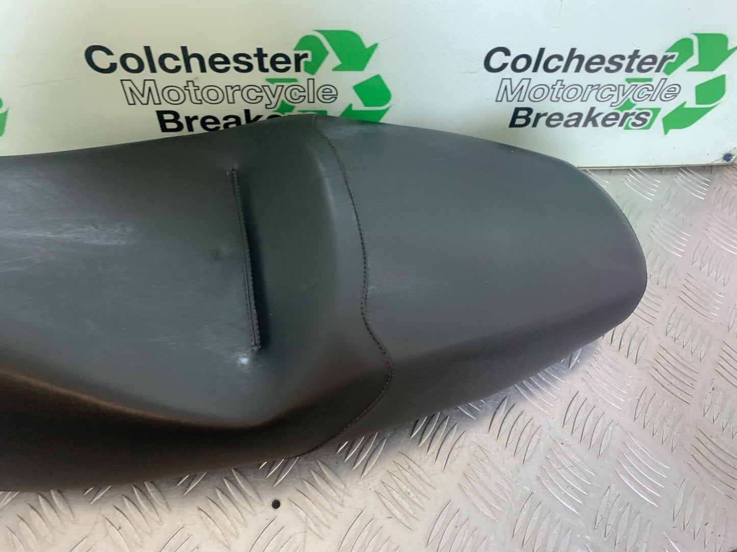 APRILIA 650 PAGASO STRADA SEAT YEAR 2005-2010 (CMB1057)