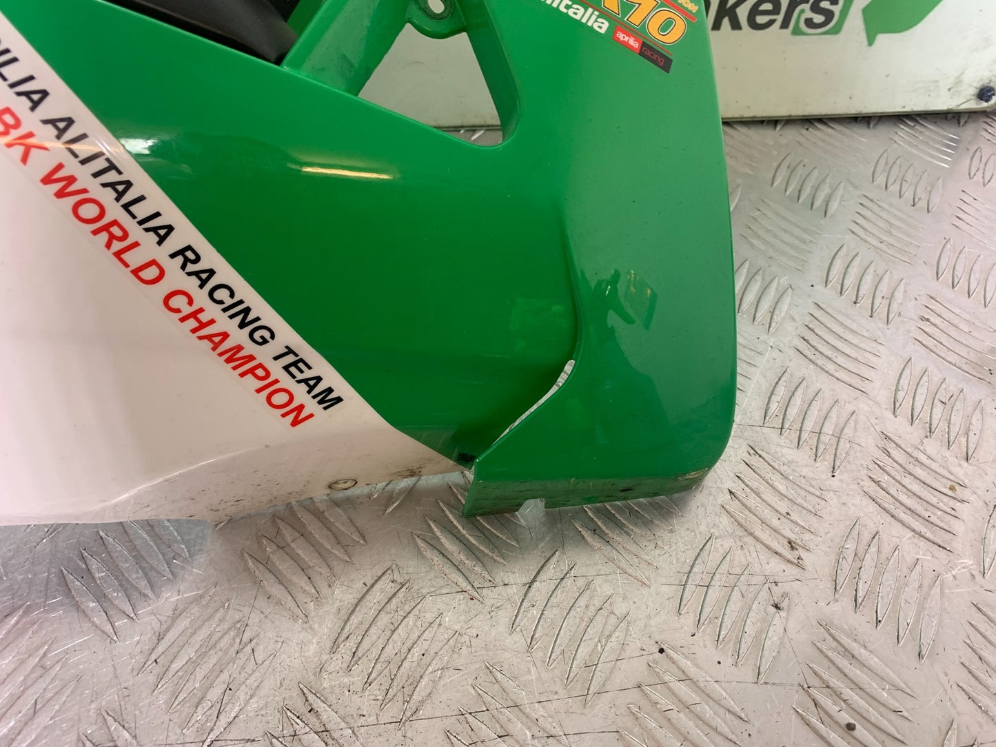 APRILIA RSV4 FACTORY RIGHT LOWER FAIRING PANEL  YEAR 2009-2012 (CMB1224)