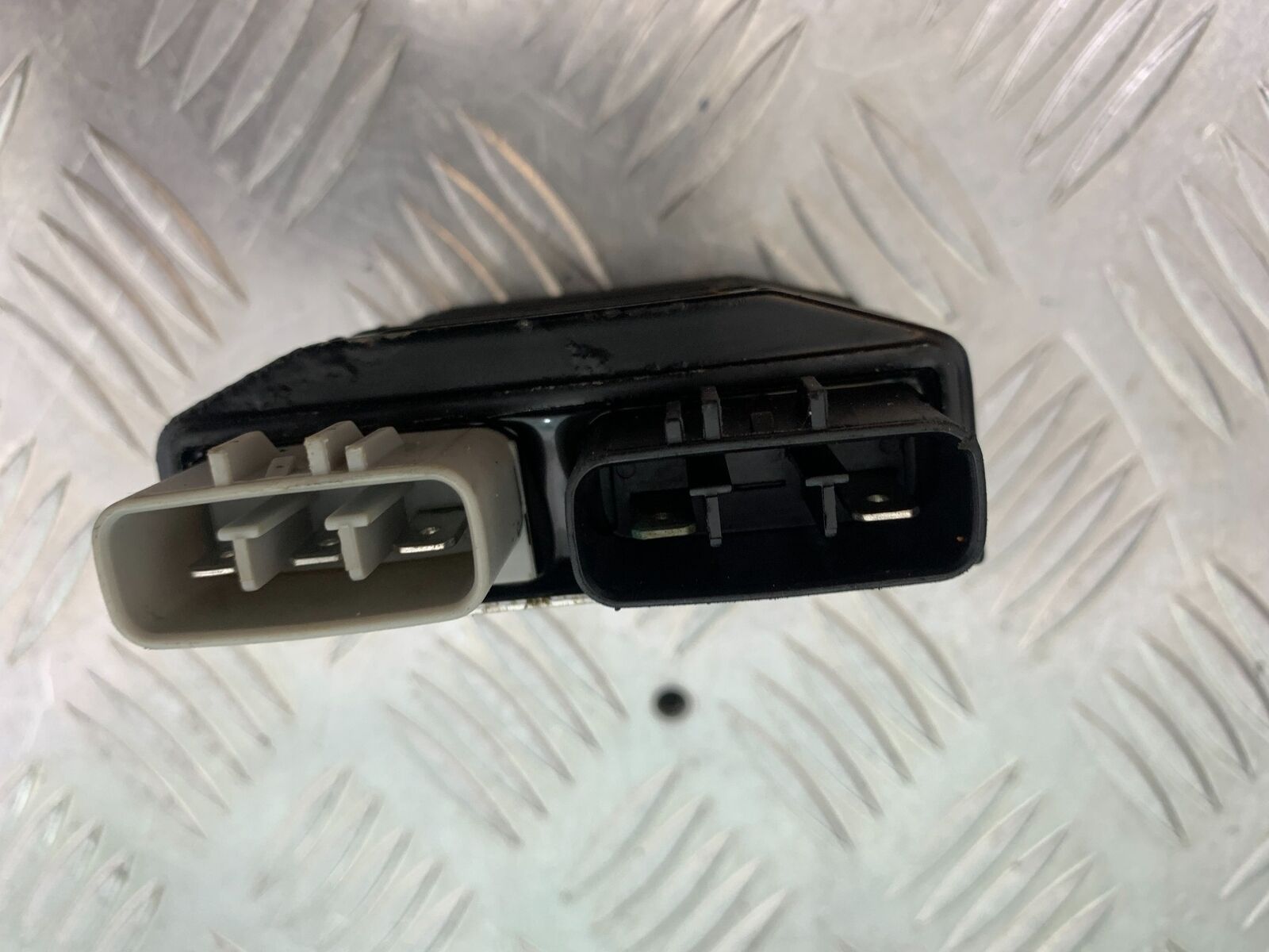 TRIUMPH TIGER 800 XC REGULATOR  YEAR 2011-2014 (CMB1022)