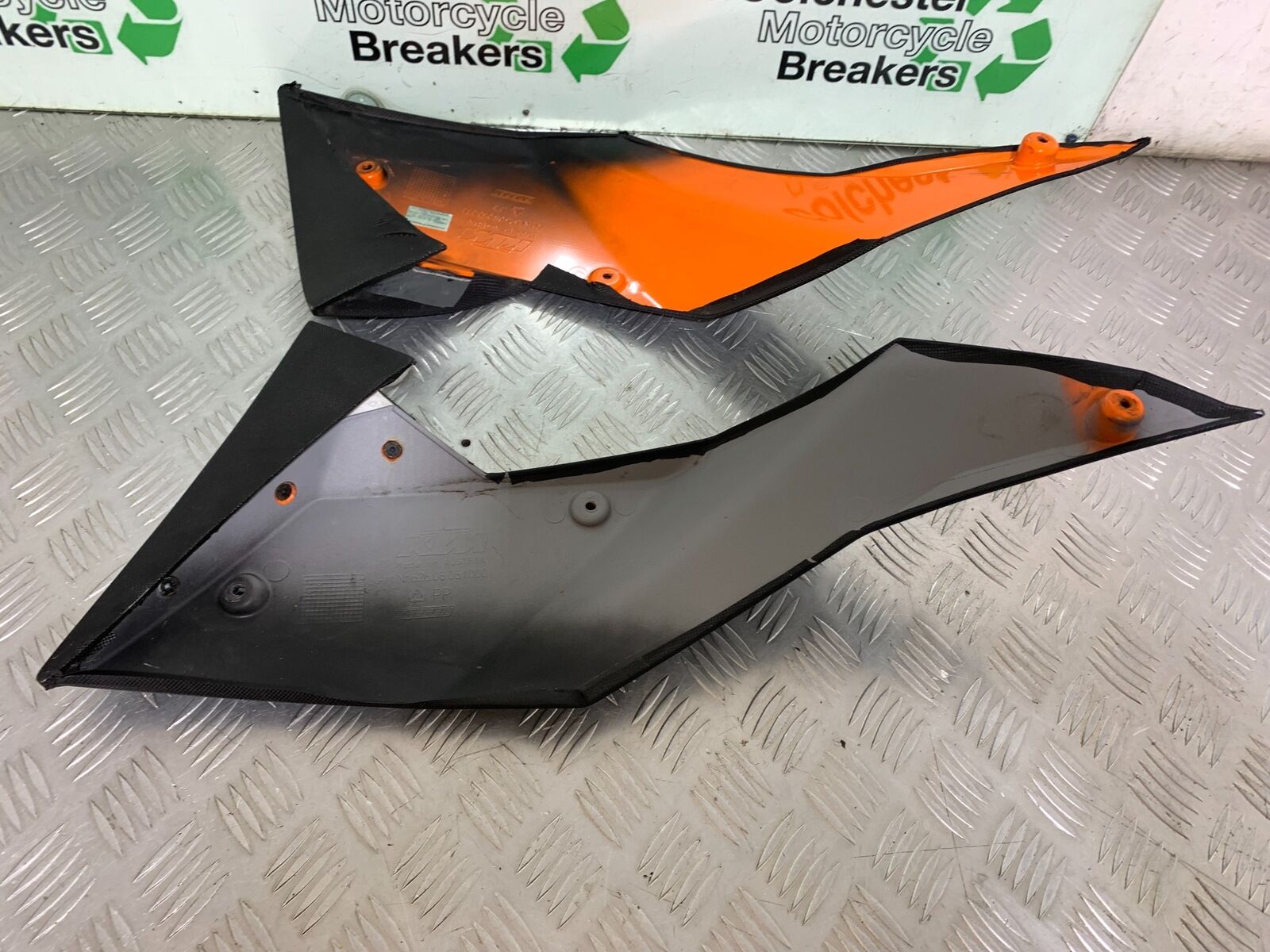 KTM 990 SUPERMOTO T PETROL TANK PANELS YEAR 2010-2011  (CMB1067)