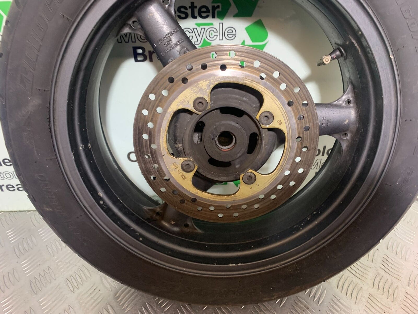 KAWASAKI Z750 ZR750 ZR-7S REAR WHEEL   YEAR 1999-05 (CMB1135)