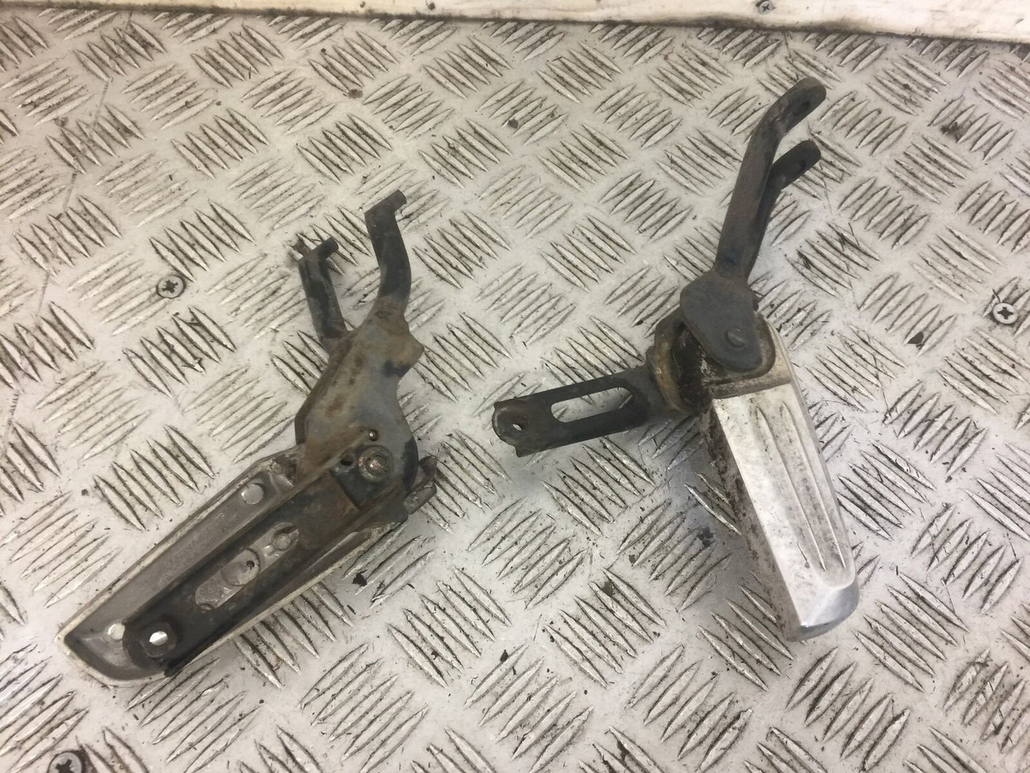 HONDA PCX125 PCX 125 FOOTPEGS   YEAR 2013  STOCK 592