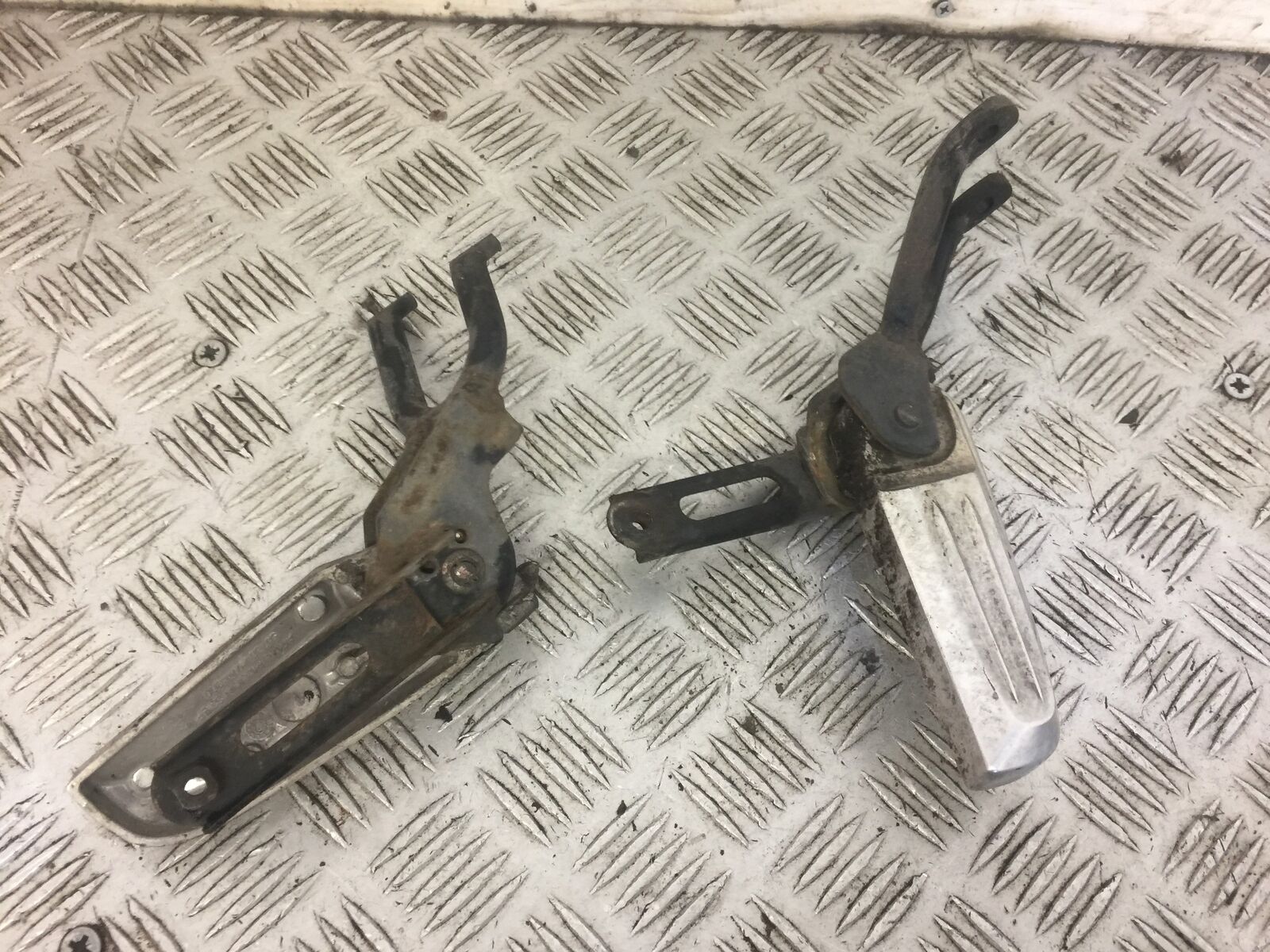 HONDA PCX125 PCX 125 FOOTPEGS   YEAR 2013  STOCK 592