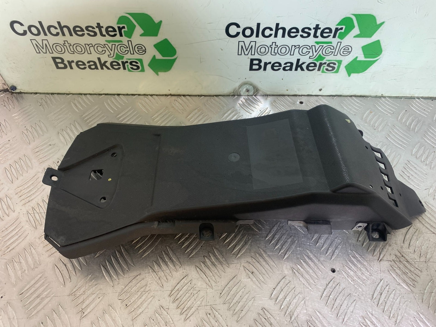 APRILIA RSV4 FACTORY UNDERTRAY   YEAR 2009-2012 (CMB1224)