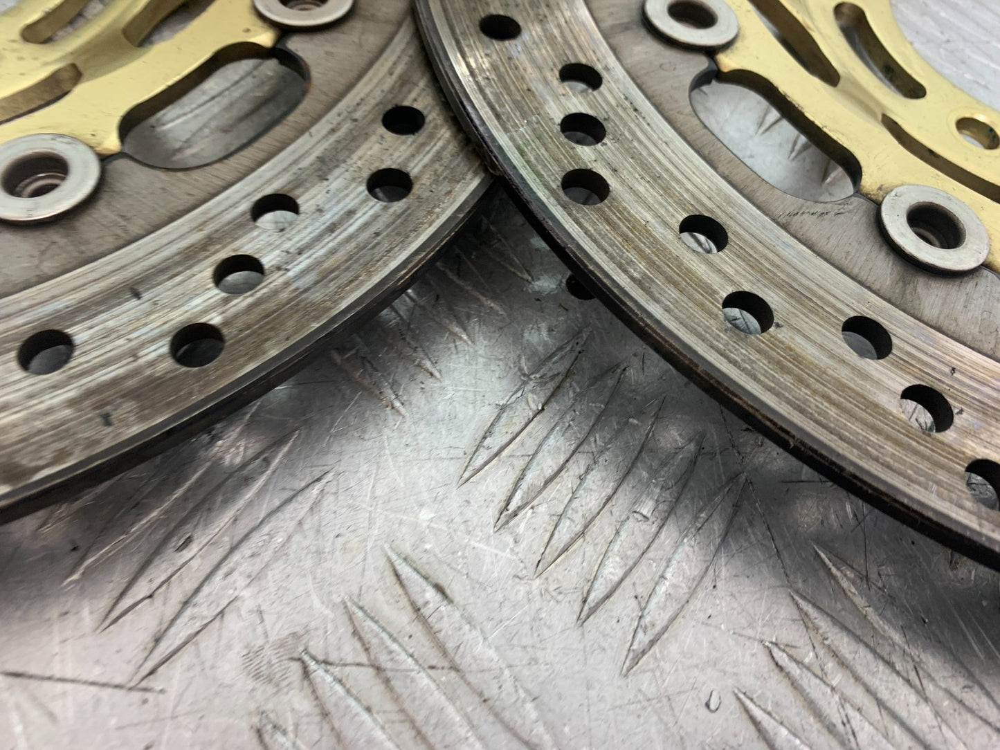 TRIUMPH 1050 SPEED TRIPLE FRONT BRAKE DISCS  YEAR 2005-2007 (CMB1322)