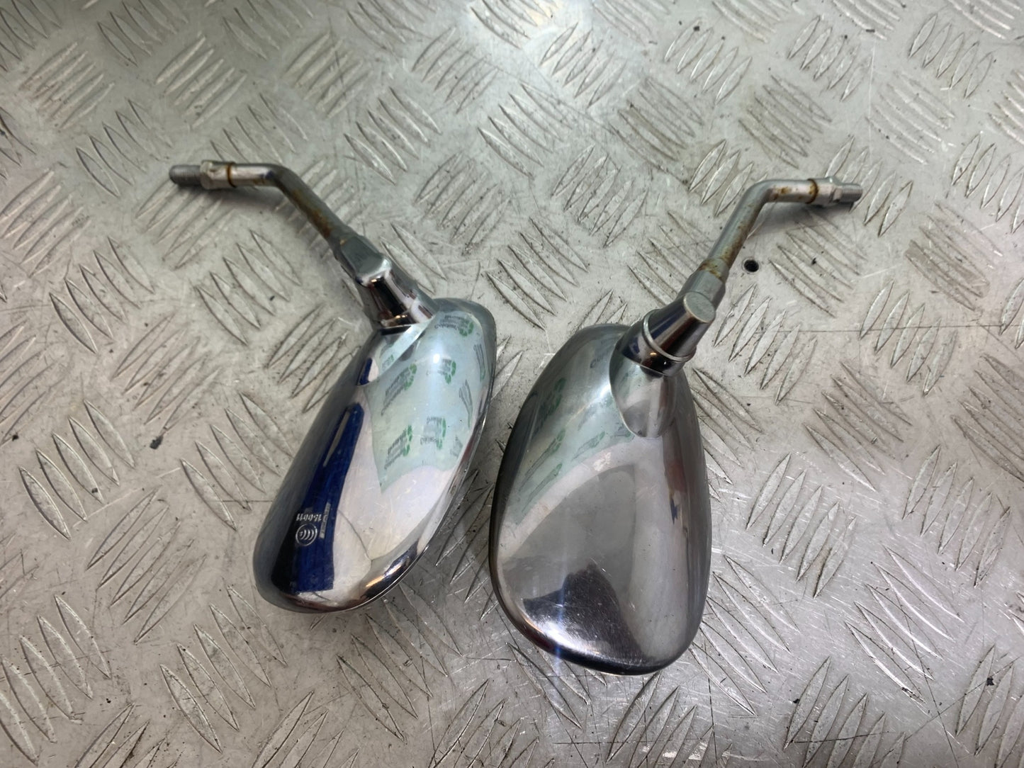 KAWASAKI VN1500 CLASSIC LEFT AND RIGHT MIRRORS   YEAR 1999 -2006 (CMB1166)