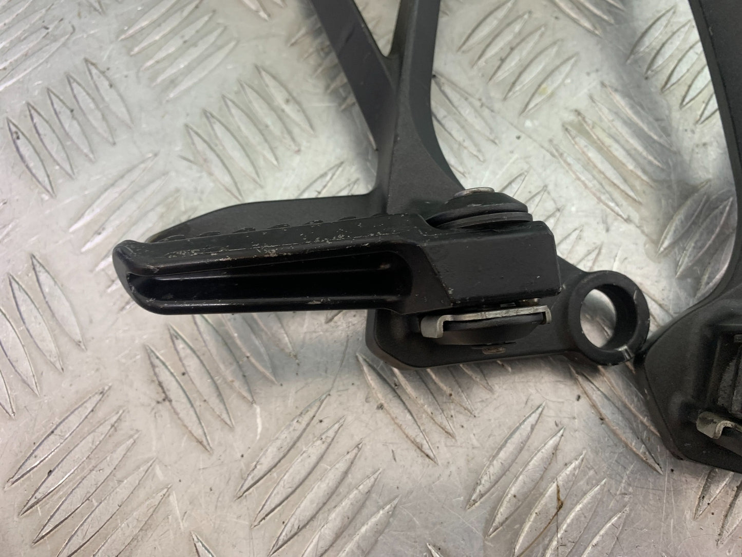 KAWASAKI ZX10R ZX 10R REAR HANGERS AND PEGS   YEAR 2011-2015 (CMB1154)
