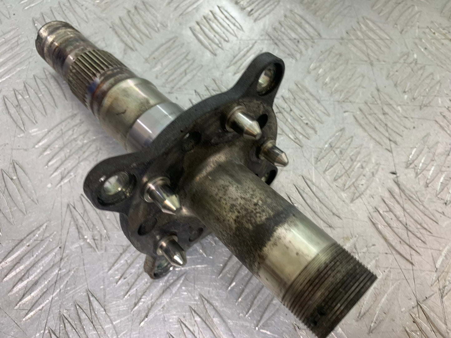 TRIUMPH 1050 SPRINT GT REAR WHEEL SPINDLE  YEAR 2010-2016 (CMB1250)