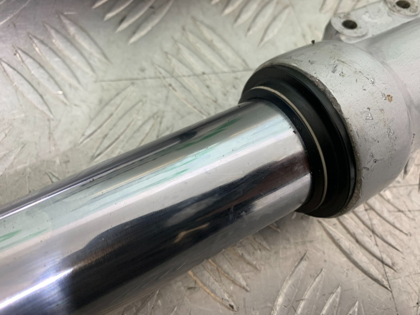 TRIUMPH TROPHY 900 FORKS  YEAR 1991-95 (CMB1251)