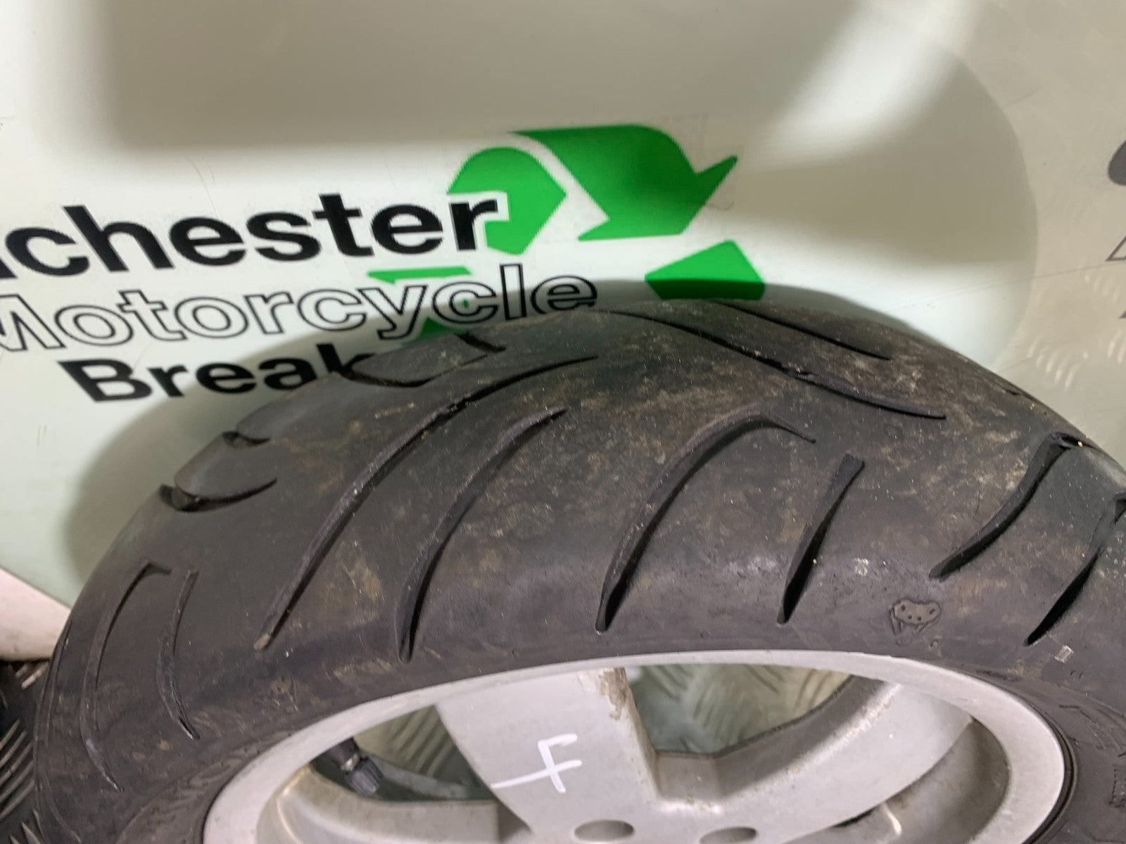 PIAGGIO VESPA GT125 L FRONT WHEEL YEAR 2003 (CMB1300)