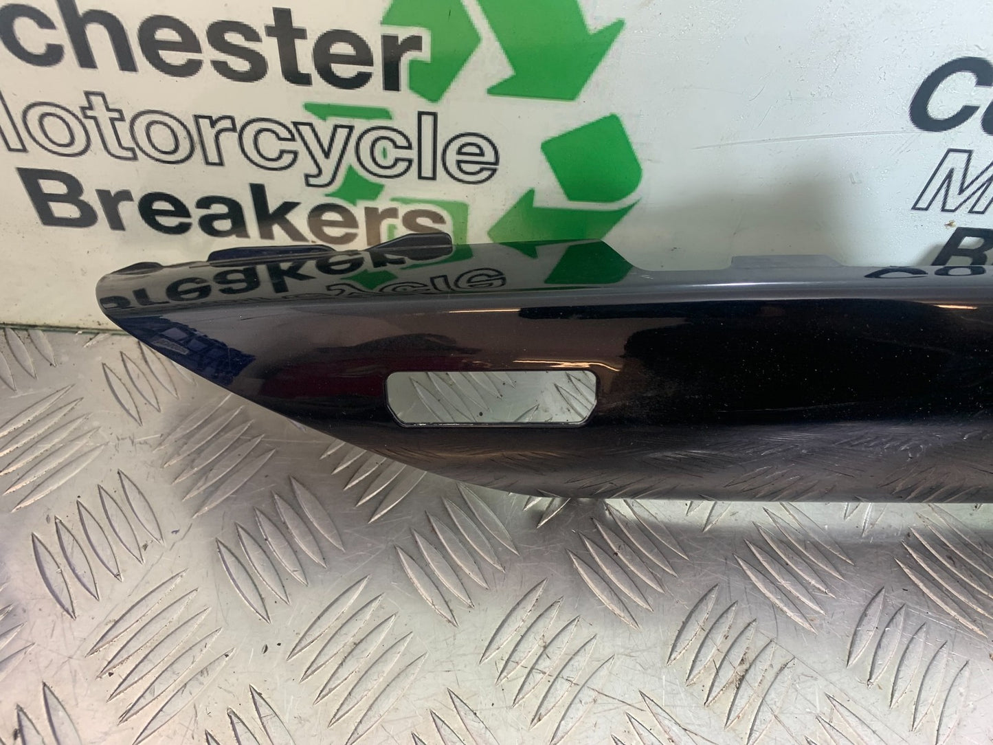 KAWASAKI GTR1400 GTR 1400 RIGHT SEAT PANEL  YEAR 2007-2009 (CMB1174)