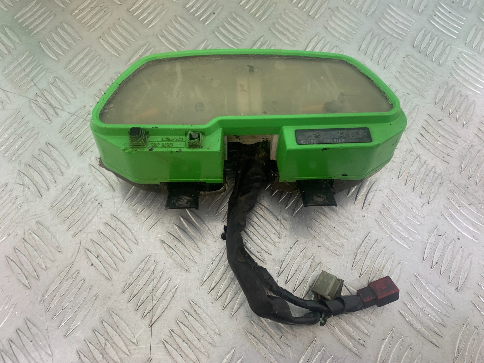 KAWASAKI GT550 GT 550 CLOCKS SPEEDO DASH   YEAR 1984-87 (CMB1141)