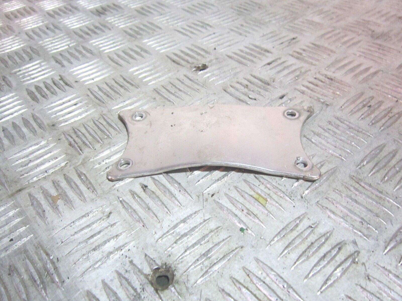 YAMAHA XJ900 XJ 900 DIVERSION FRONT MUDGUARD BRACE  YEAR 2001