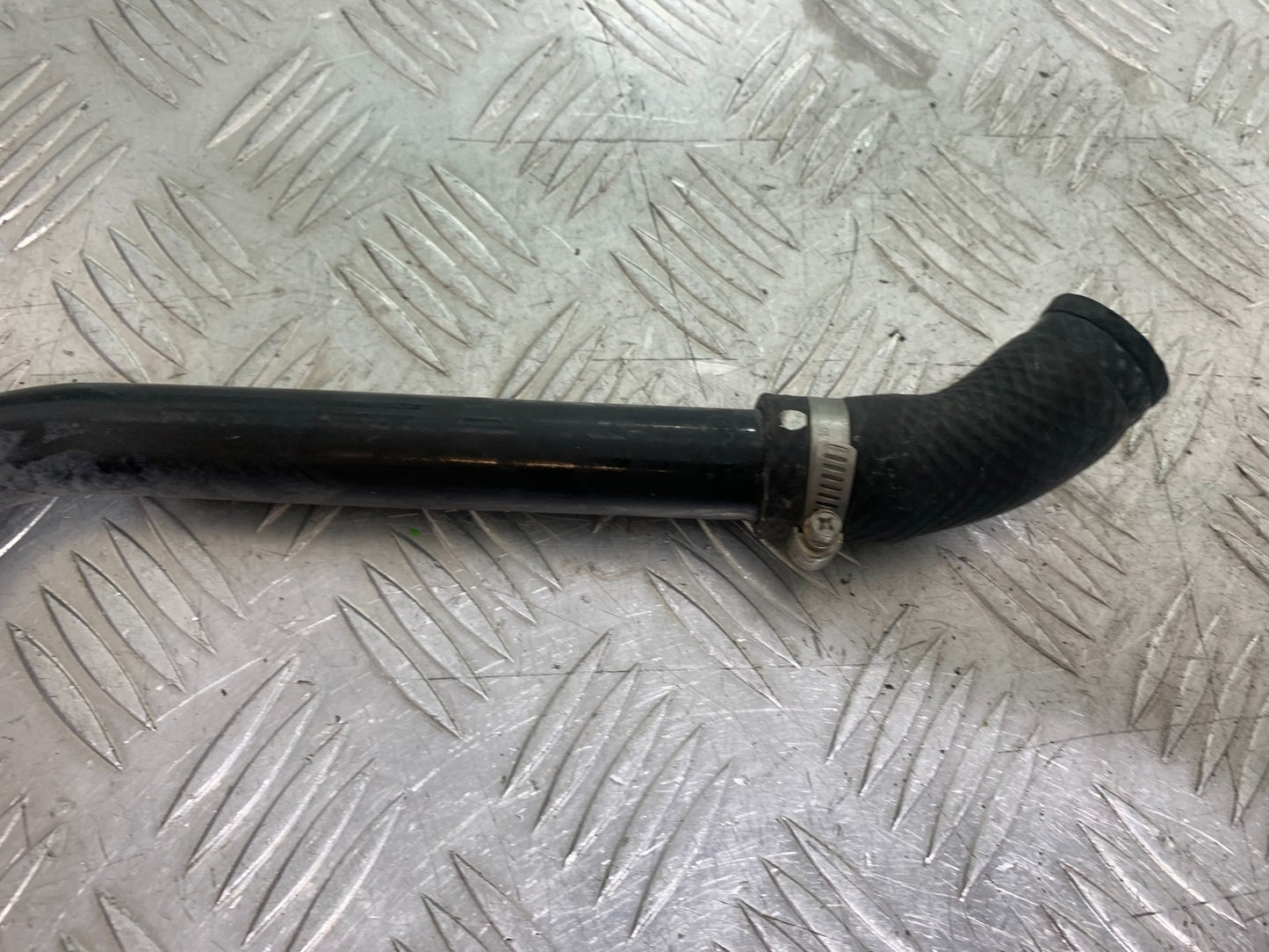 KAWASAKI ZX9R ZX9 E1 WATER PIPE   YEAR 2000-01 (CMB1171)