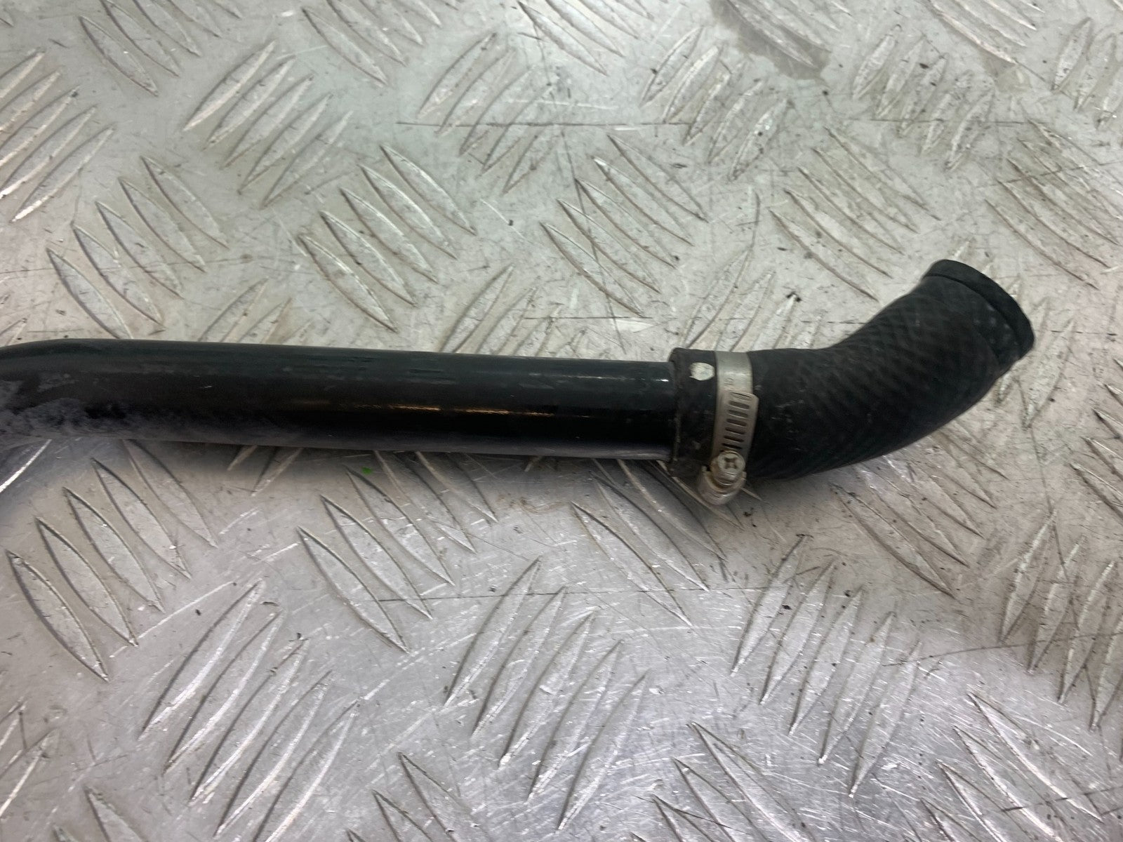 KAWASAKI ZX9R ZX9 E1 WATER PIPE   YEAR 2000-01 (CMB1171)