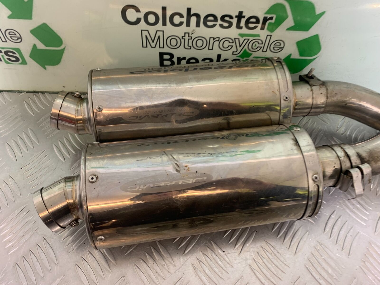 YAMAHA XJR1300 XJR 1300 DELKEVIC SILENCERS   YEAR 1999-2003 (CMB1055)