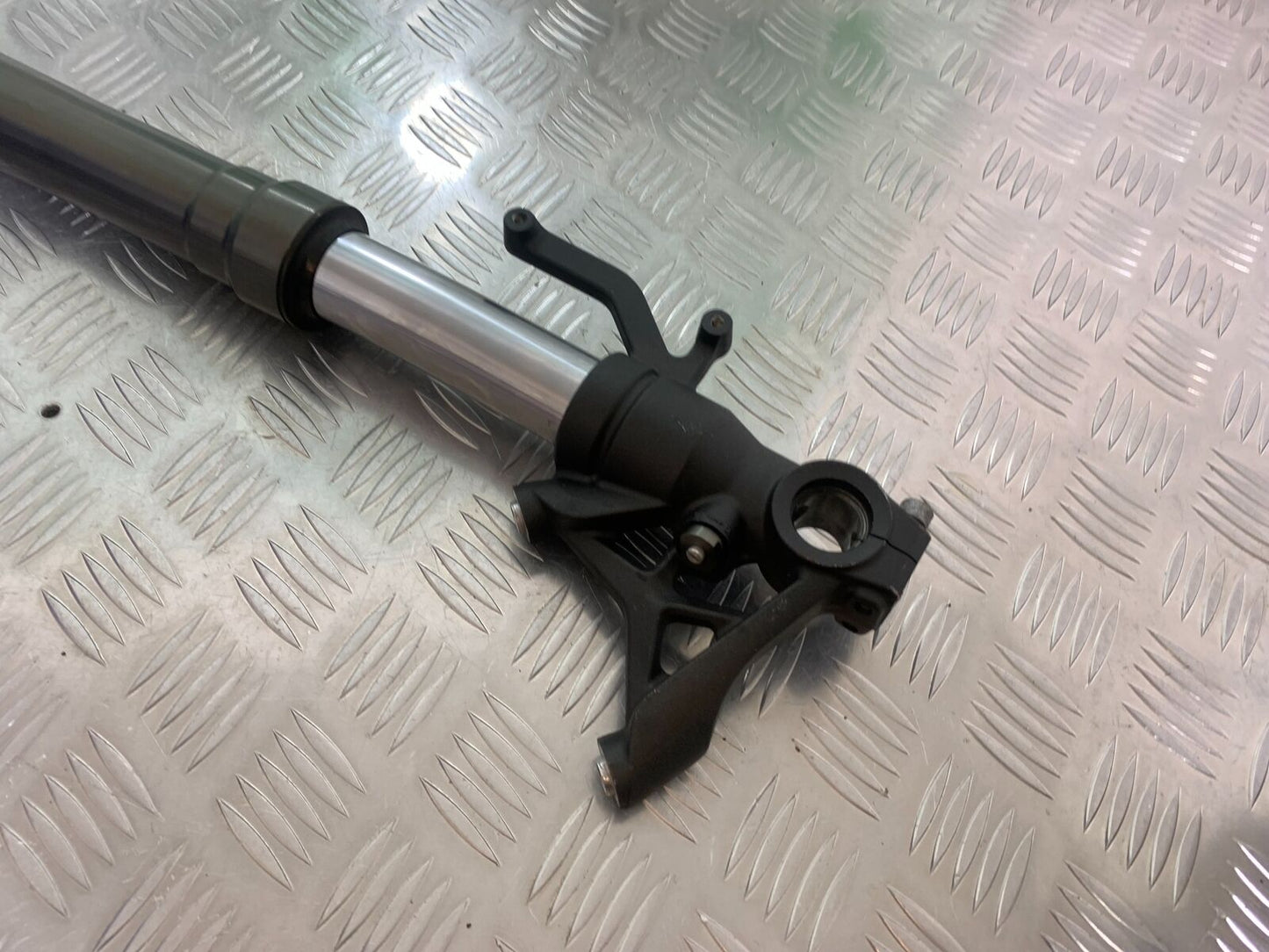KAWASAKI Z1000 Z 1000 SX RIGHT FORK (BENT) YEAR 2011-13 (CMB1000)