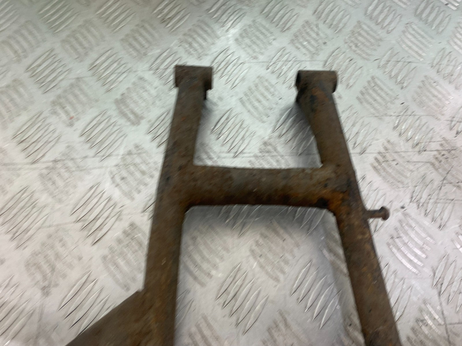 KAWASAKI GT550 GT 550 CENTER STAND  YEAR 1989-1994
