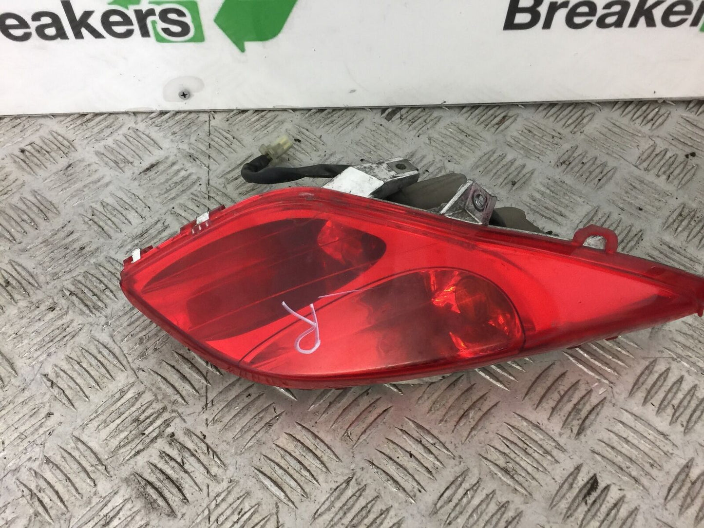 YAMAHA XMAX 125 XMAX-125 RIGHT REAR INDICATOR  YEAR 2011