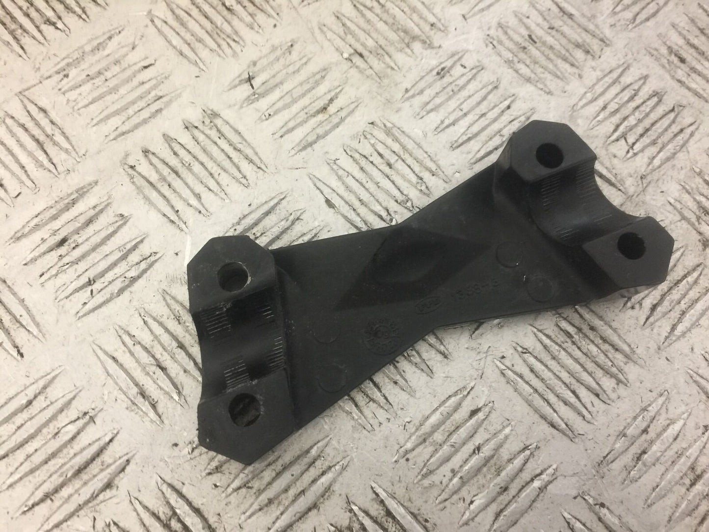 KAWASAKI Z750 Z 750 TOP YOKE CLAMP  YEAR 2009-2012 (STOCK 670)