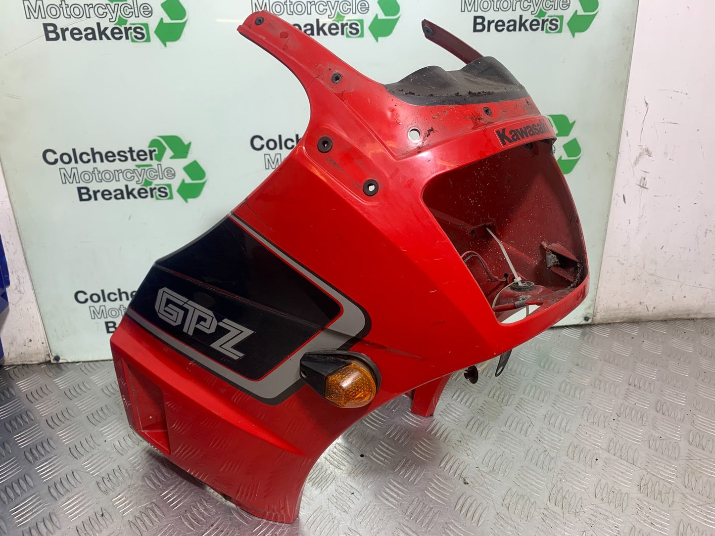 KAWASAKI GPZ600 GPZ 600 TOP FAIRING   YEAR 1988-90 (CMB1258)