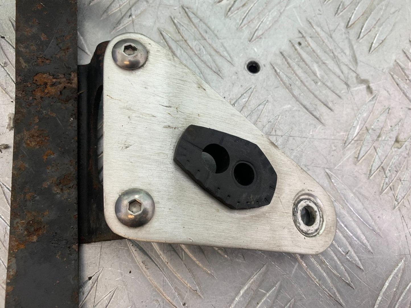 SUZUKI GSF1200 GSF 1200 BANDIT HEADLIGHT BRACKETS  YEAR 2001-2004 (CMB1188)