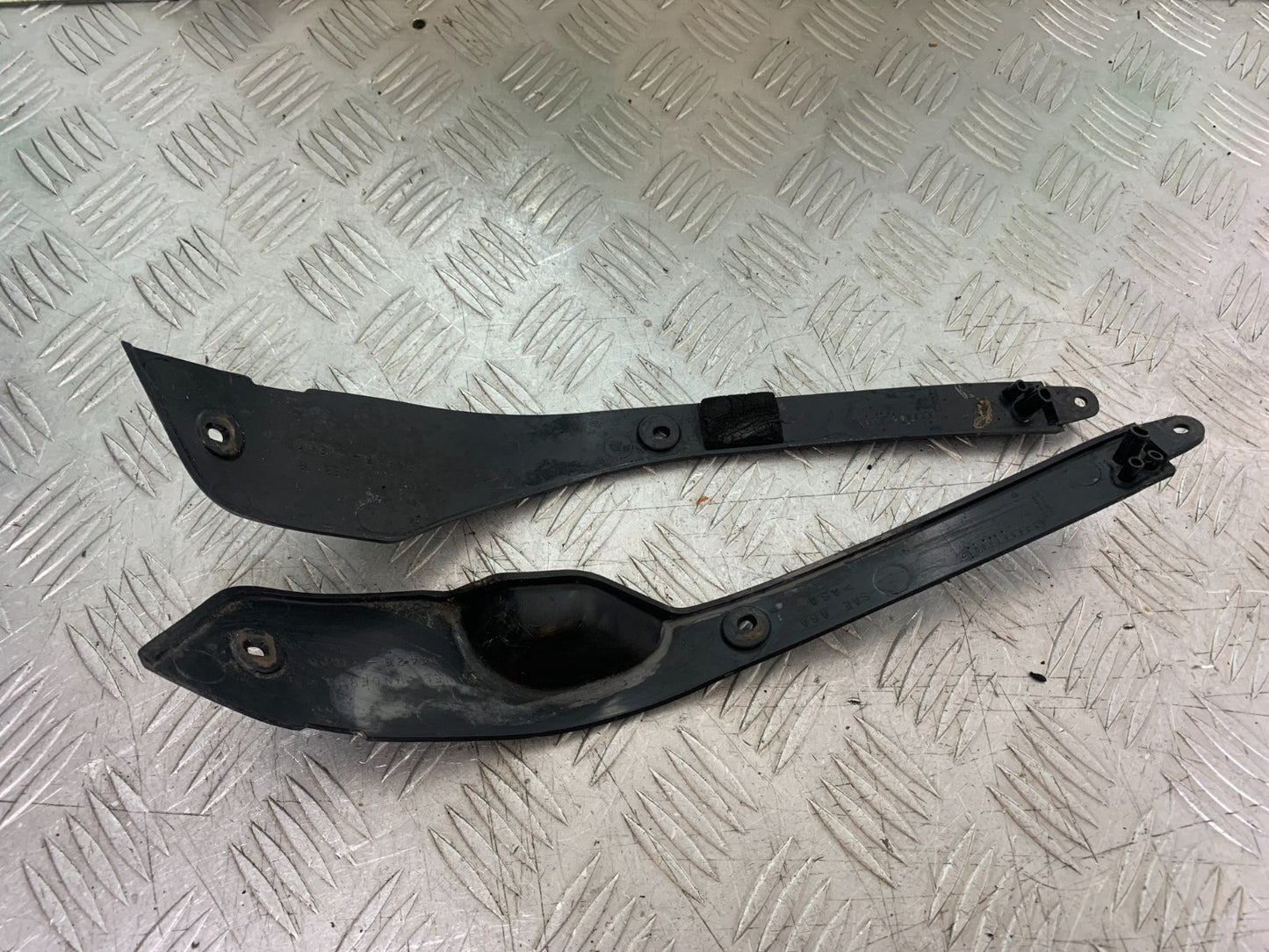 SUZUKI RF900 RF 900 LEFT AND RIGHT SIDE TRIM YEAR 1994-1999 CMB1326