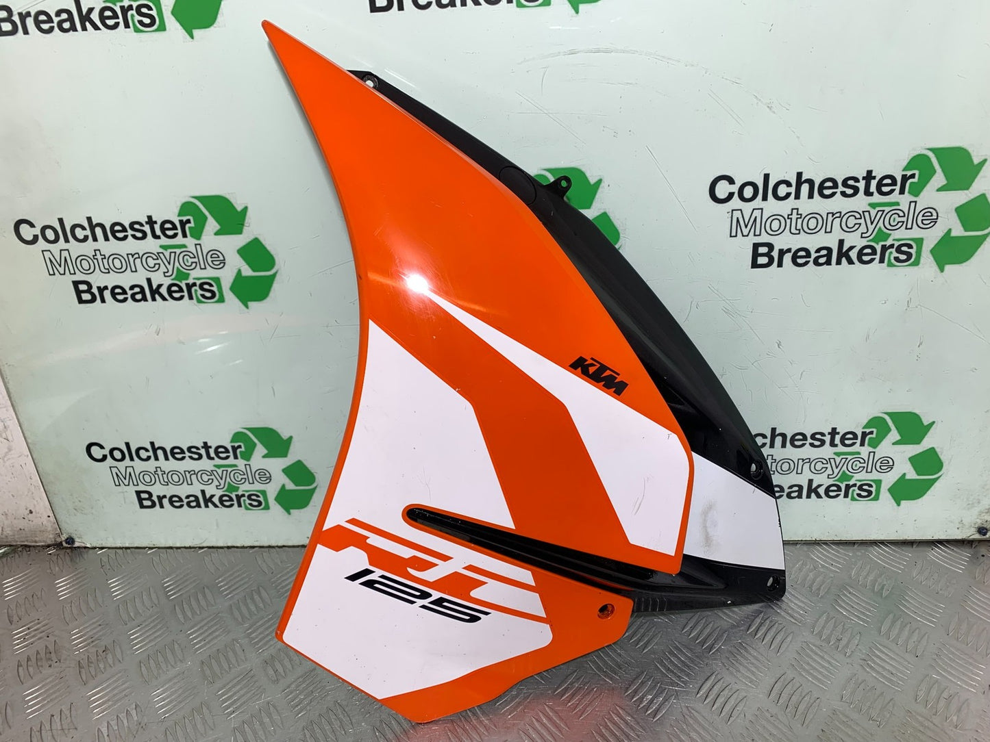 KTM RC125 RC 125 LEFT FAIRING PANEL  YEAR 2017-2022 (CMB 1244)
