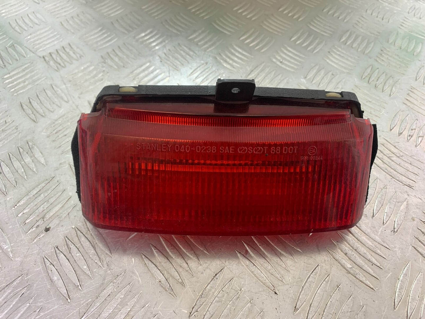 HONDA VFR750 VFR 750 FL-M-N-P REAR LIGHT YEAR 1990-93 (CMB1093)