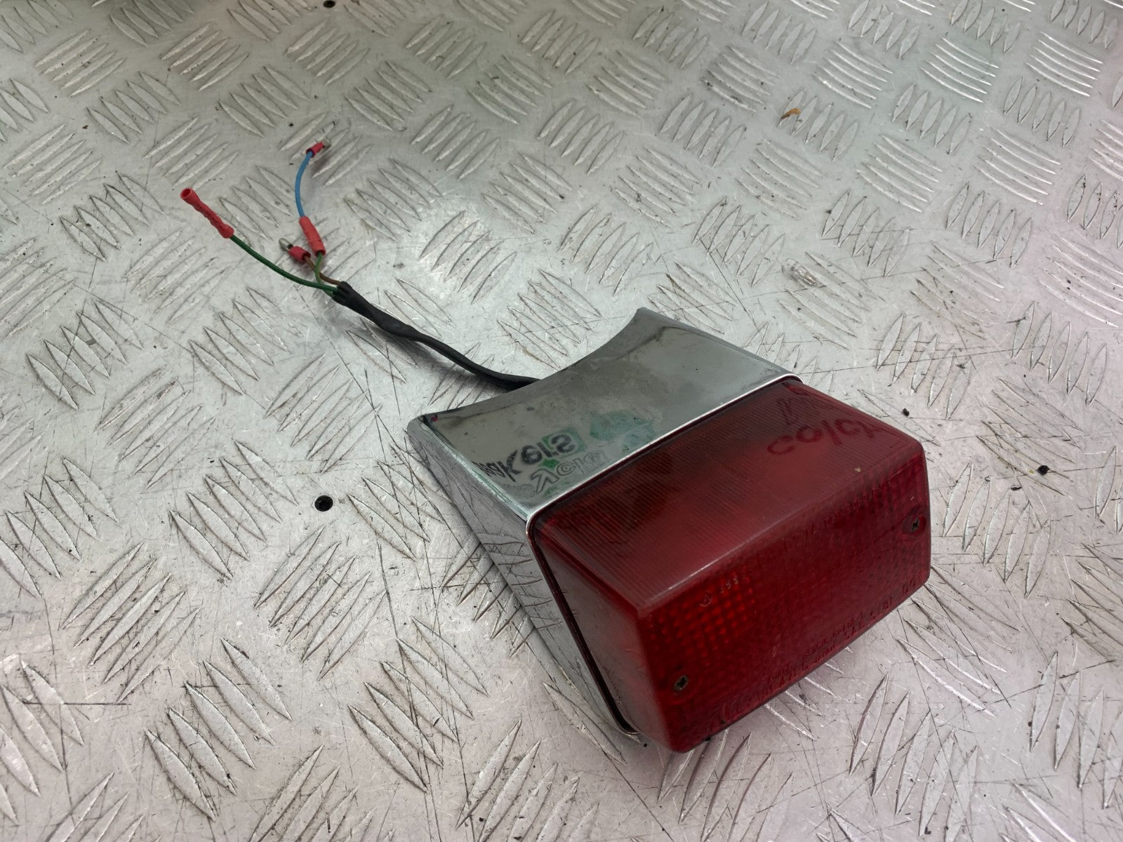 HONDA VT700 VT 700 SHADOW REAR LIGHT  YEAR 1984-85 (CMB1328)