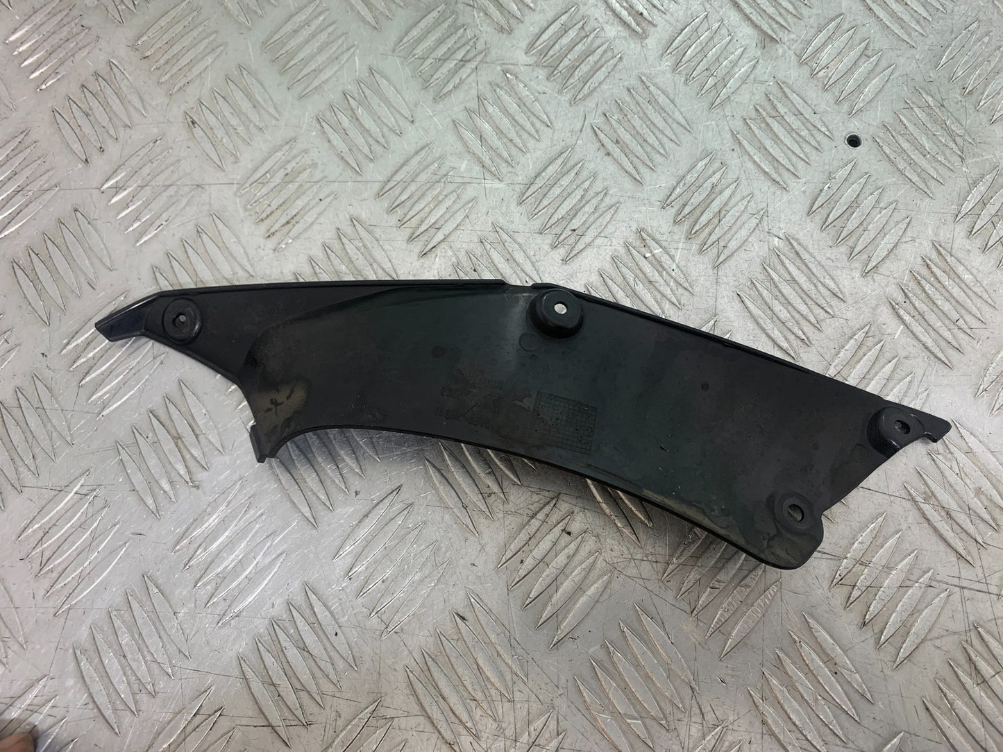 TRIUMPH TIGER 800 XRT TOP INFILL COVER    2018-2020 (CMB1193)
