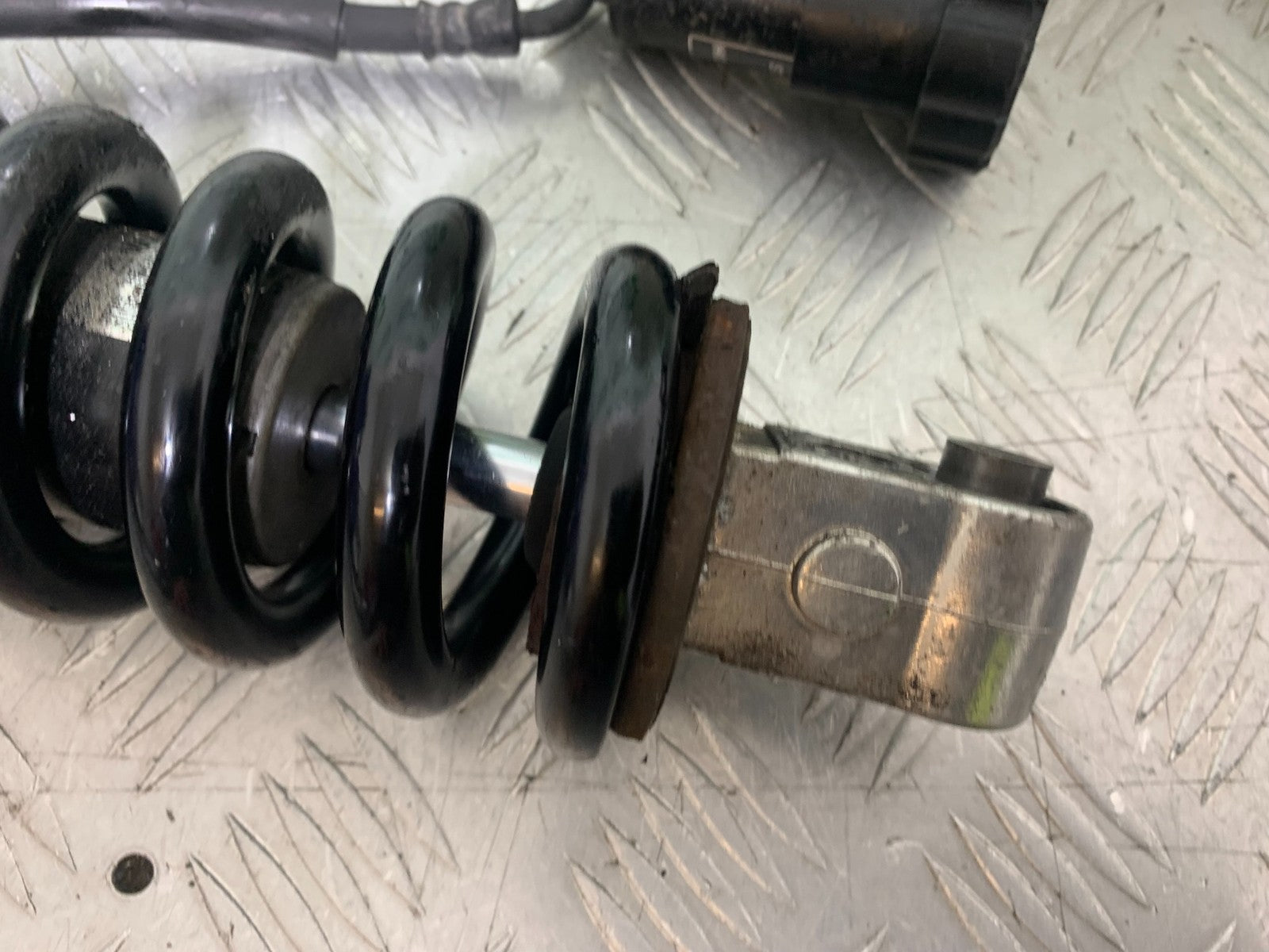 TRIUMPH 1050 SPRINT GT REAR SHOCK  YEAR 2010-2016 (CMB1250)