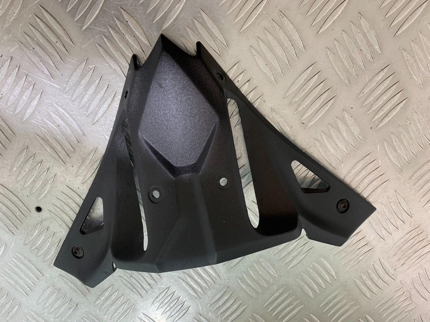 KAWASAKI NINJA 650 SCREEN INFILL PANEL  YEAR 2017-2019 (CMB1018)