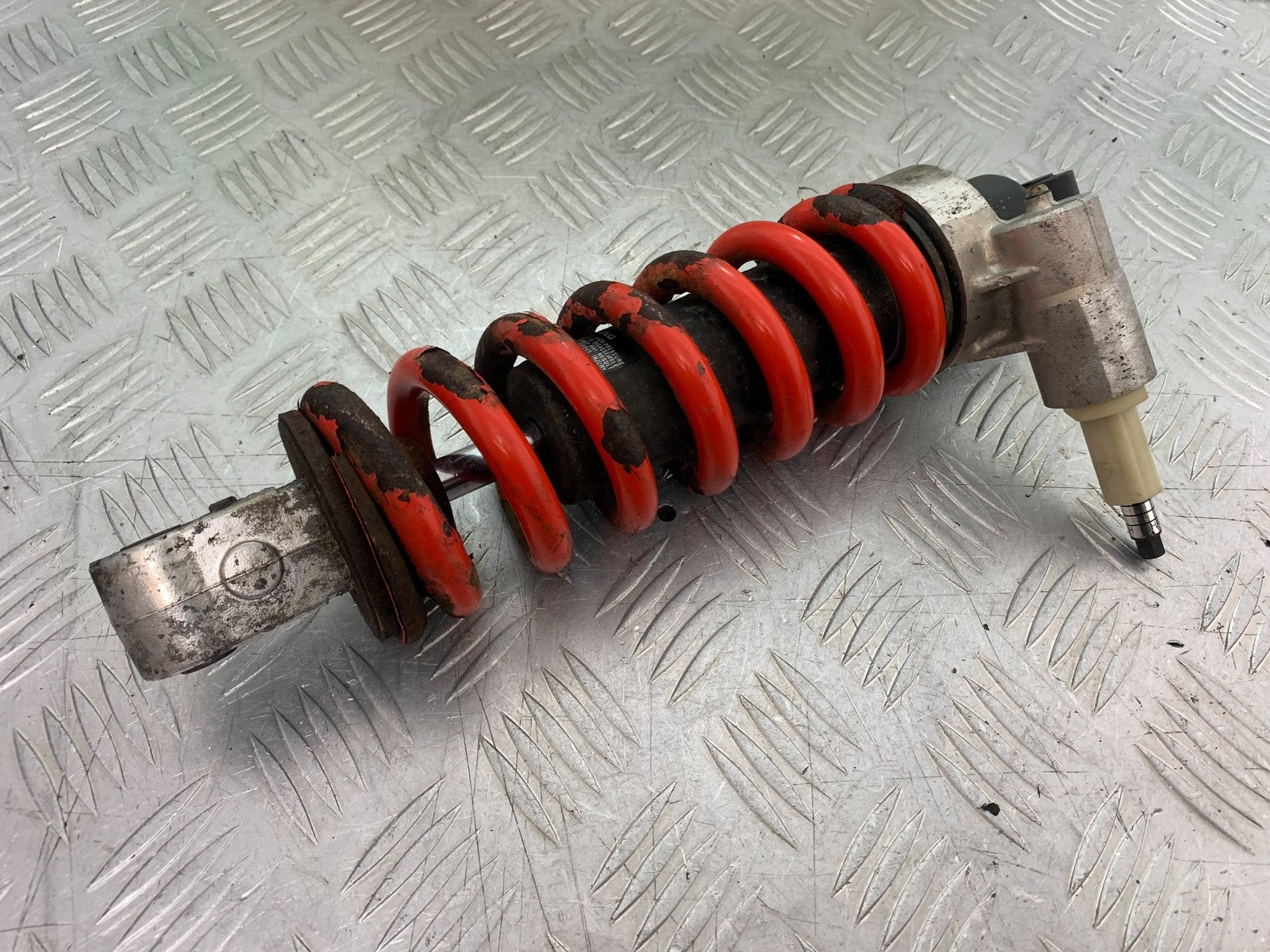 TRIUMPH 955i SPRINT ST REAR SHOCK  YEAR 1999-04 (CMB1230)