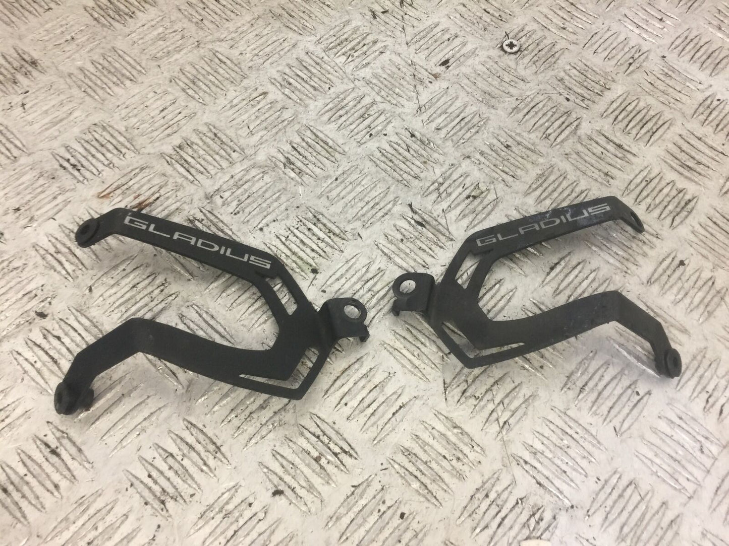 SUZUKI SFV650 SFV 650 GLADIUS LEFT AND RIGHT BRACKETS   2009-15 (STOCK 677)