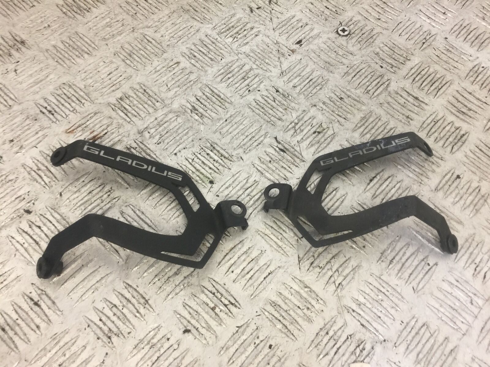 SUZUKI SFV650 SFV 650 GLADIUS LEFT AND RIGHT BRACKETS   2009-15 (STOCK 677)