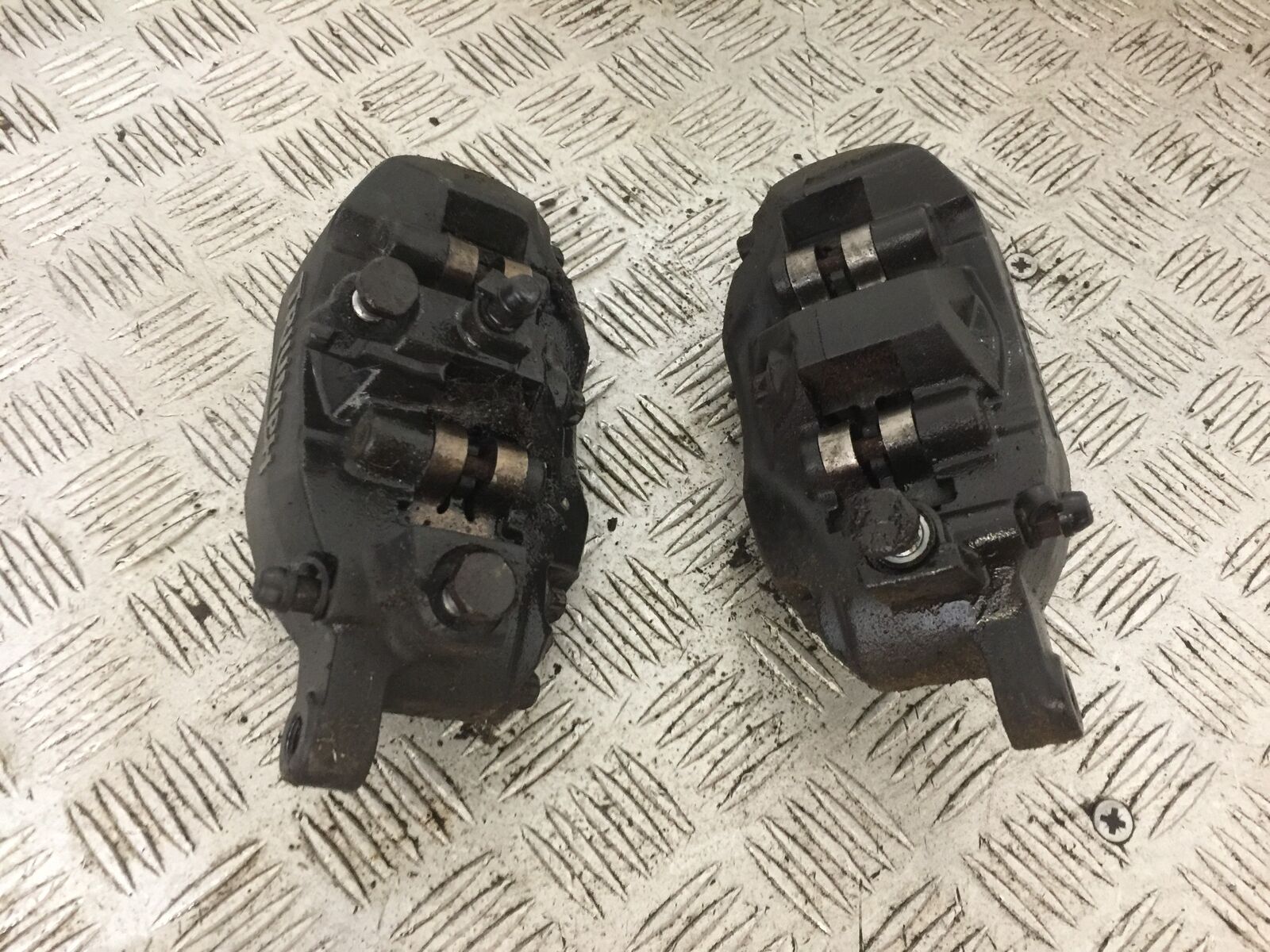 TRIUMPH TROPHY 1215 SE FRONT BRAKE CALIPERS  2012-2017 (STOCK 740)