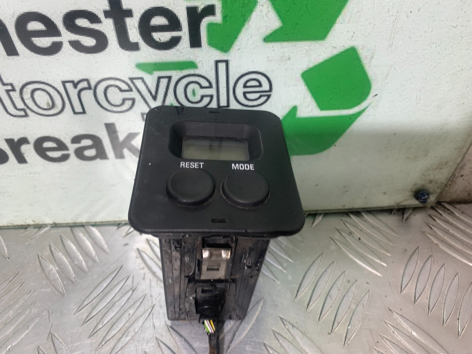 BMW K1200 K 1200 LT CLOCK YEAR 1999-07 (CMB1271)