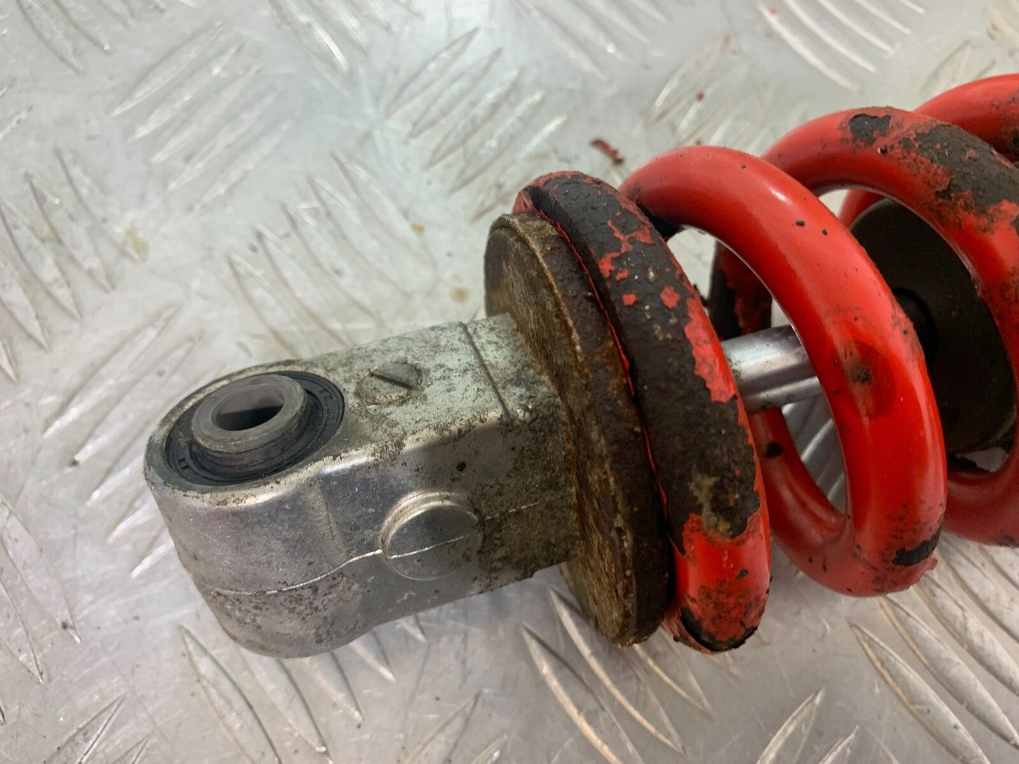 TRIUMPH 955i SPRINT ST REAR SHOCK  YEAR 1999-2004 (CMB1124)