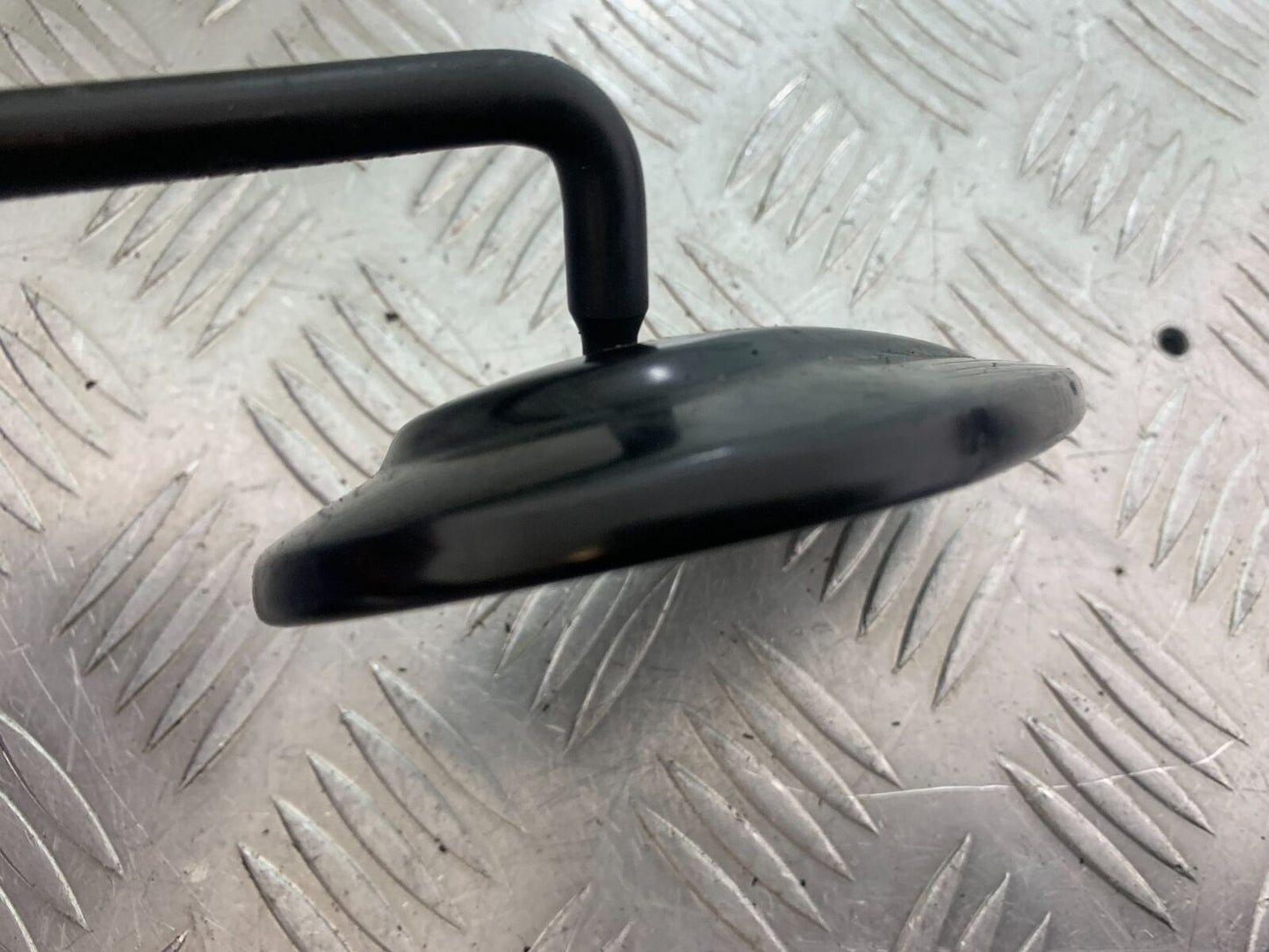 HARLEY DAVIDSON XL883 N IROD RIGHT MIRROR  YEAR 2020  (CMB1116)