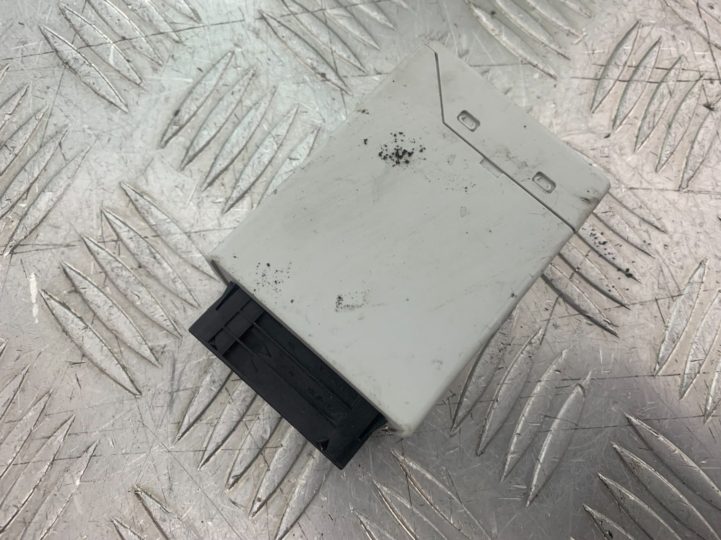 BMW K1200 K 1200 LT RELAY BOX  YEAR 1999-07 (CMB1271)