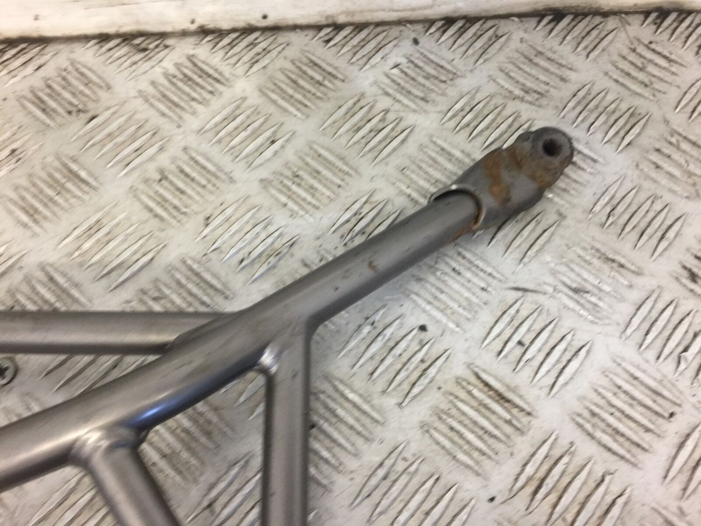 KAWASAKI 650 VERSYS RIGHT REAR HANGER AND PEG  YEAR 2011 (STOCK 478) ABS